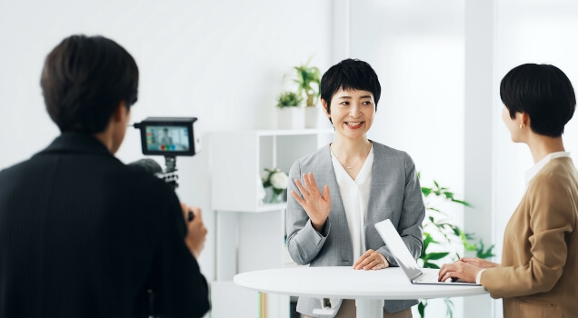 教員・学生インタビューの映像コンテンツ