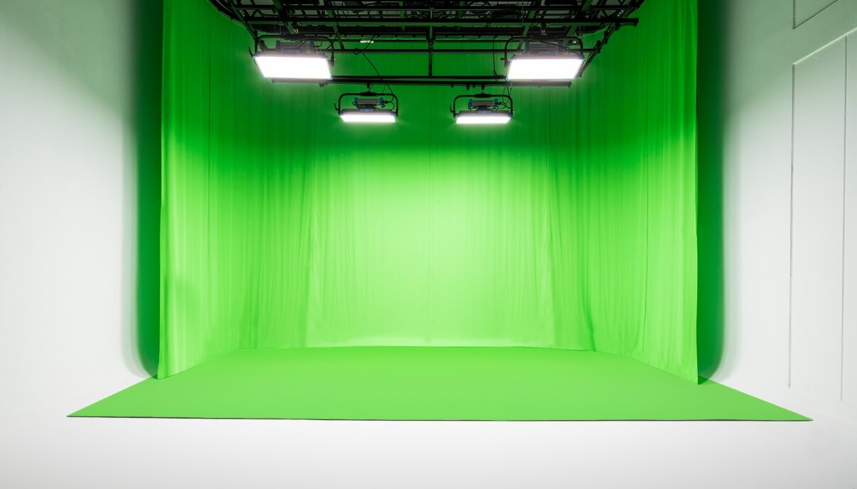 自社撮影スタジオを東京・京都に完備