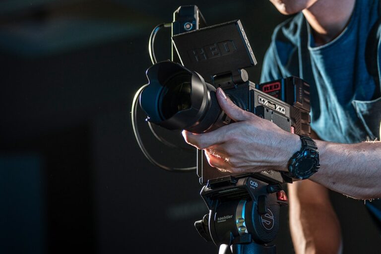 映像制作の現場が変わるジンバルシネマカメラ「DJI Ronin 4D」