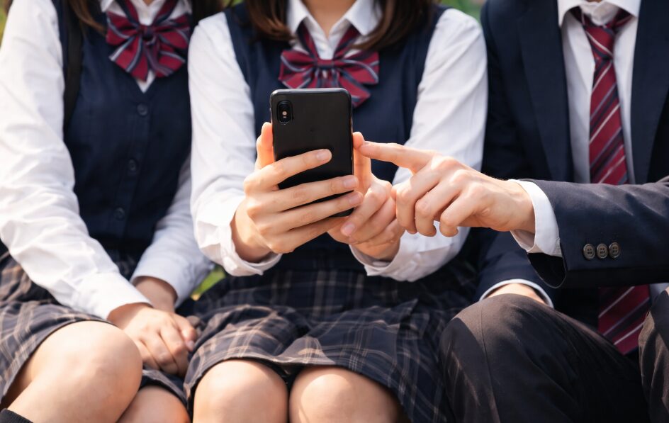 高校生・受験生に日常的な接点で直接リーチできる